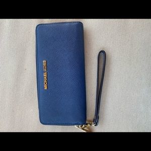 Michael Kors zip wallet